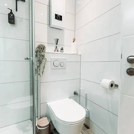 Daire Peaceful Modern With Festung View Near Hbf